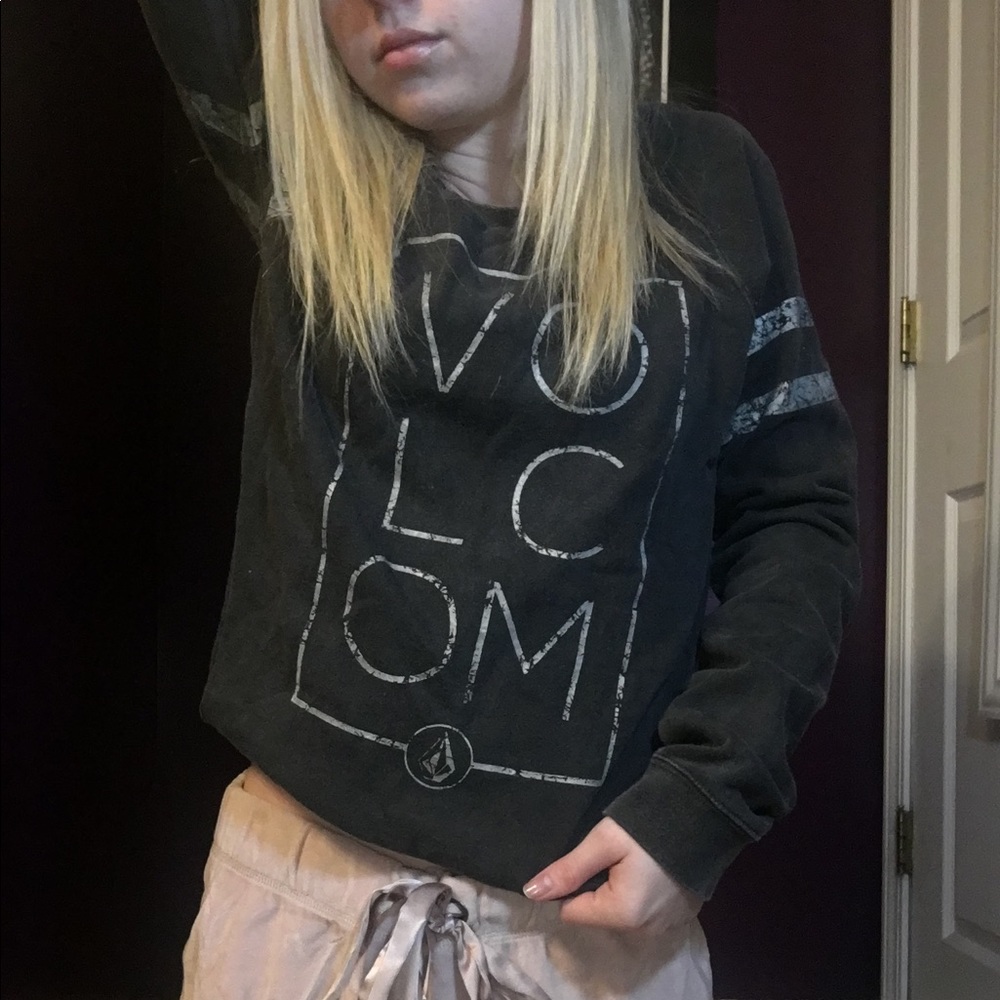 Volcom grey sweatshirt!! Small
